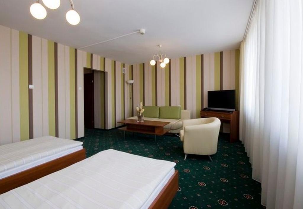 Hotel Naramowice Poznan Exterior photo