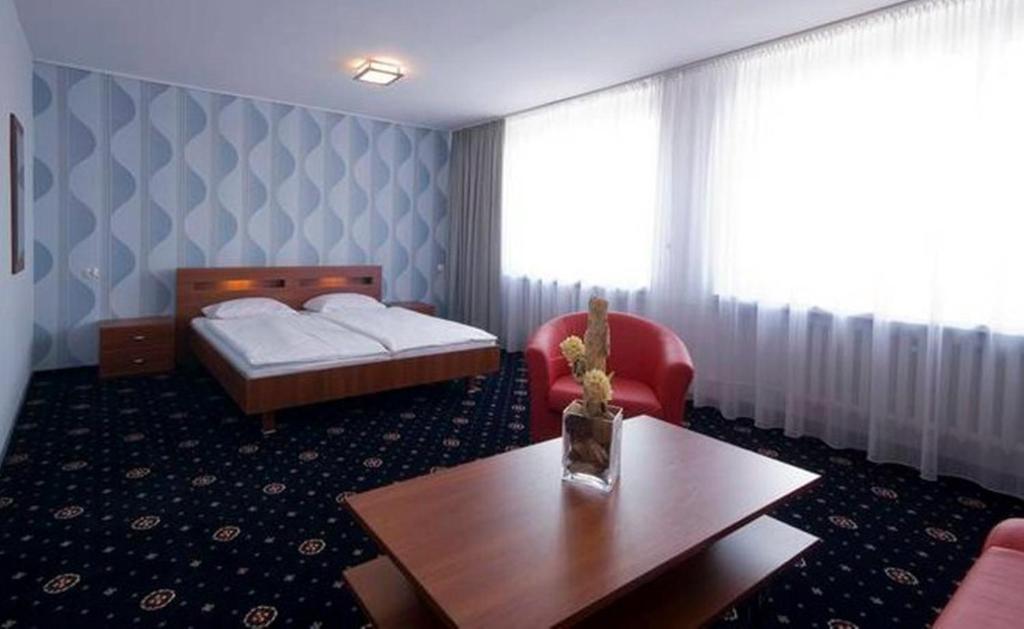 Hotel Naramowice Poznan Room photo